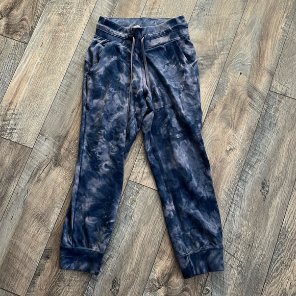 Lululemon Ready to Rulu crop - Picture 2 of 5